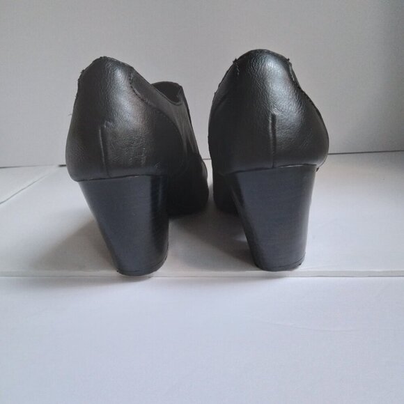 Jaclyn Smith Black Slip On Western Style Booties with Cuban Heel Sz 9.5M - Picture 3 of 9